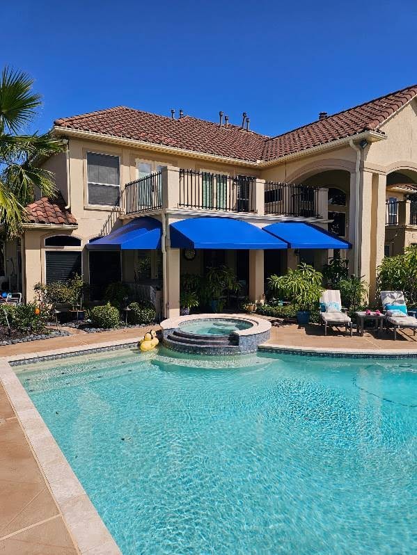 Outdoor restaurant patio awning